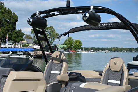 Pontoon Review .